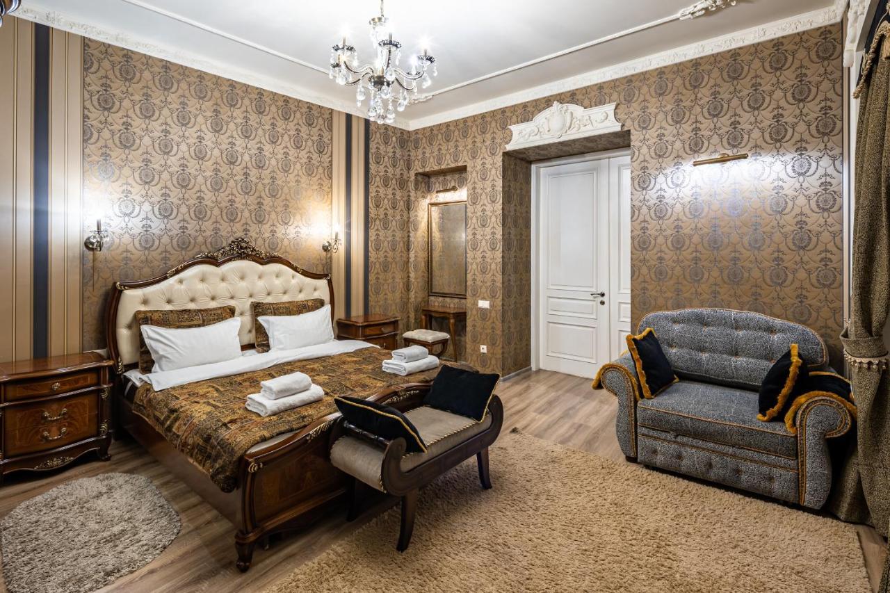 Classic Royal Central Apartment. Balcony And A/C Lvov Exteriér fotografie