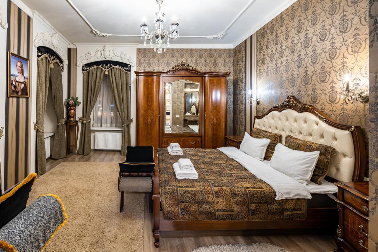 Classic Royal Central Apartment. Balcony And A/C Lvov Exteriér fotografie