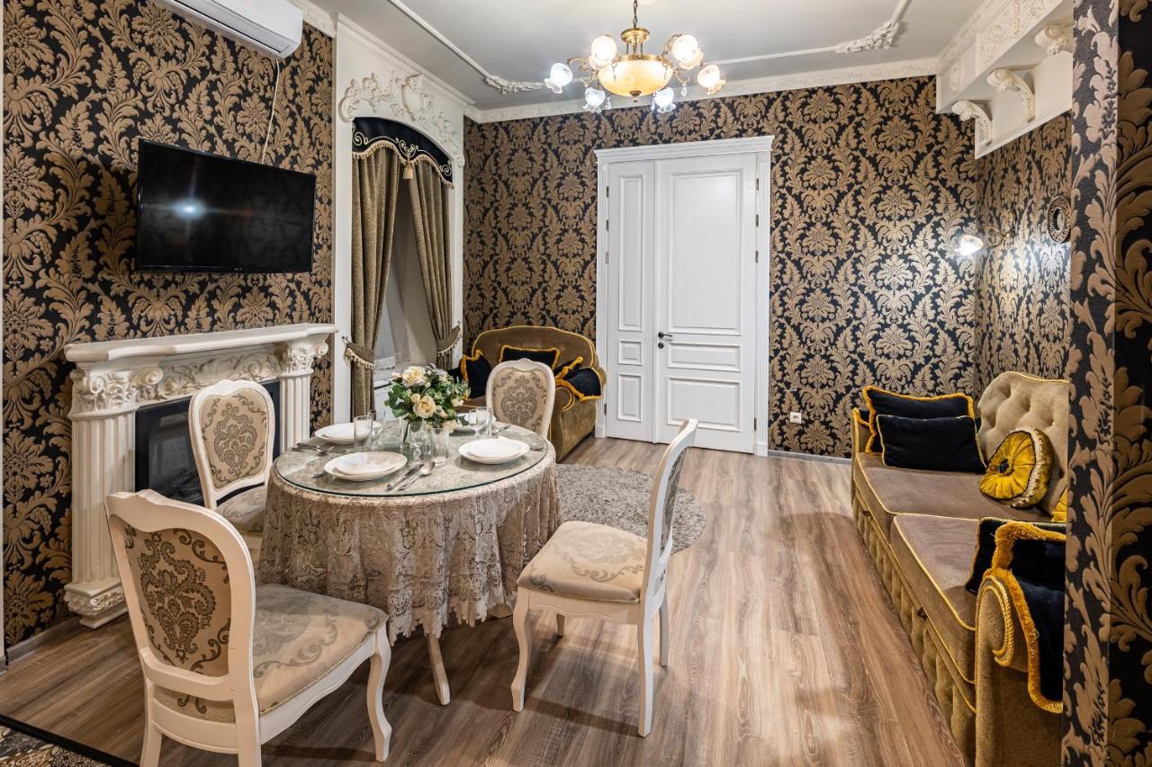 Classic Royal Central Apartment. Balcony And A/C Lvov Exteriér fotografie